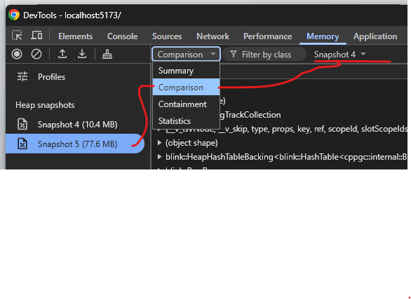 Chrome DevTools dans le panneau Memory, avec le menu Summary ouvert sur l’option Comparison et un sélecteur permettant de choisir le snapshot de référence.